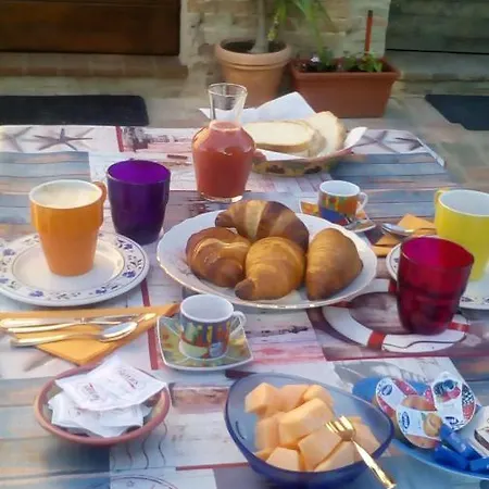 Mik E Ramo Couette-café Abbadia di Fiastra